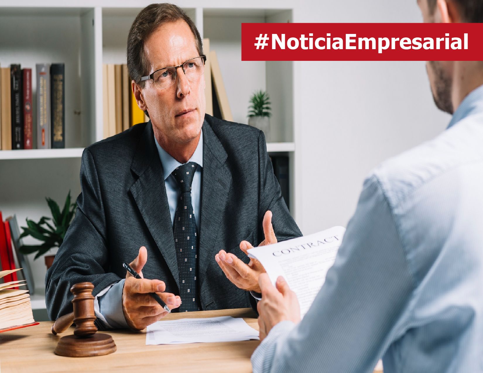 ¿El juez laboral puede desestimar una certificación laboral expedida por el empleador?